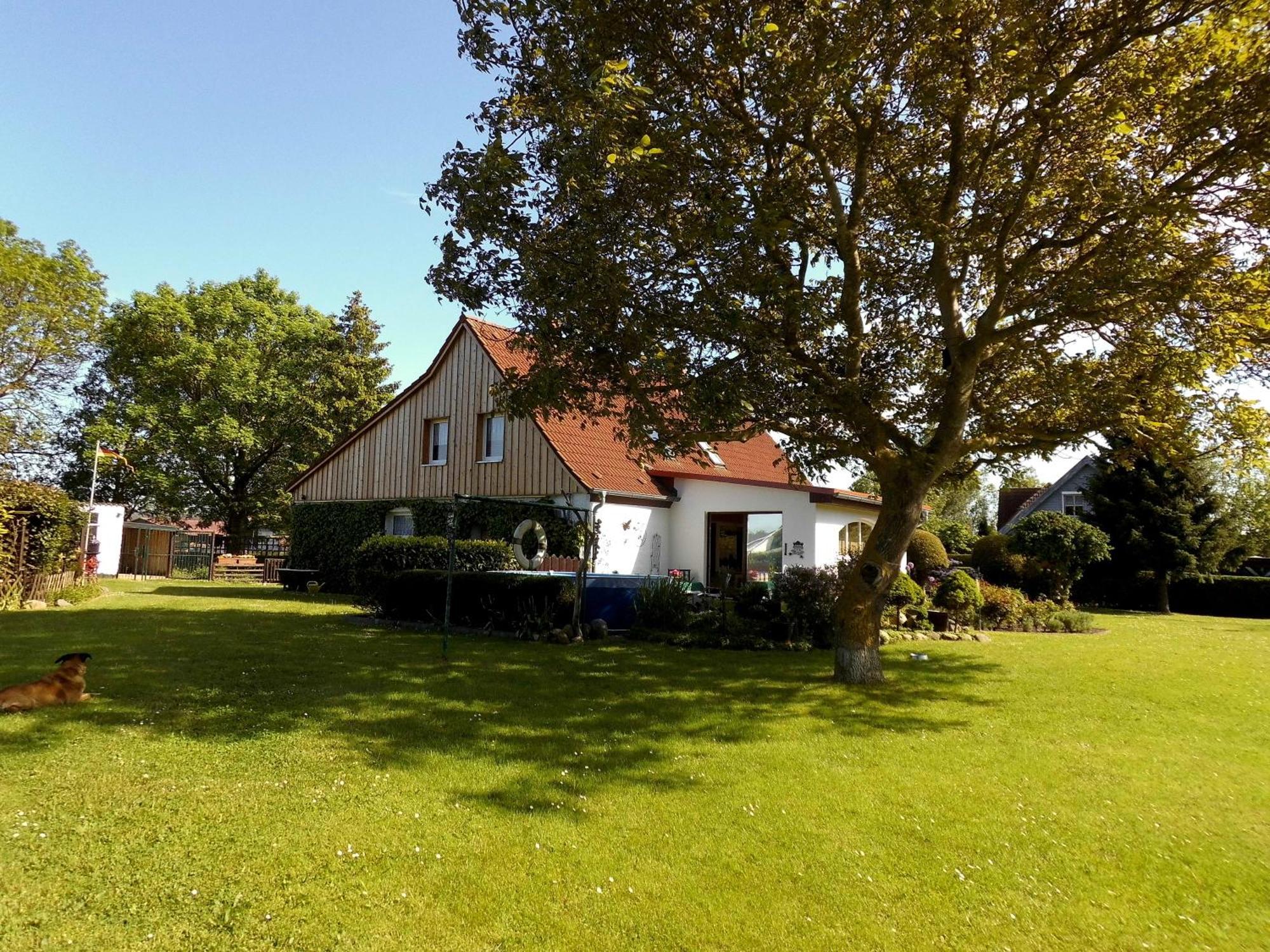 Bungalow Und Ferienwohnung Auf Ruegen Kluis Екстериор снимка