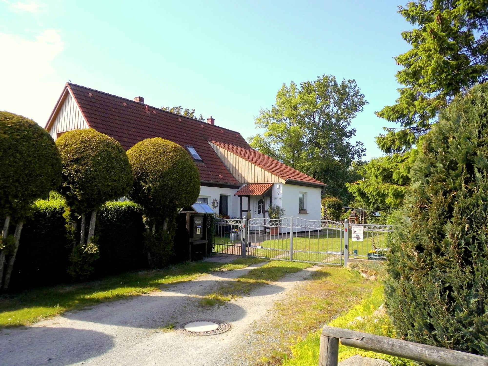 Bungalow Und Ferienwohnung Auf Ruegen Kluis Екстериор снимка