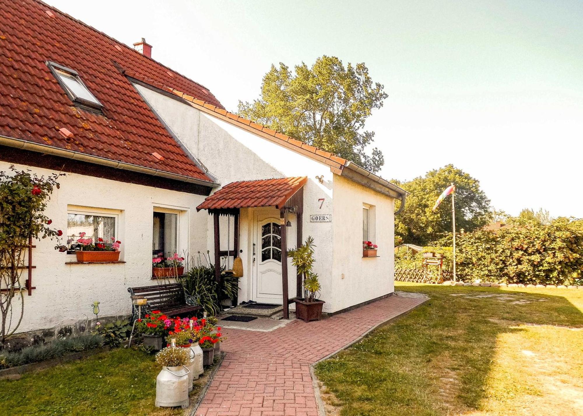 Bungalow Und Ferienwohnung Auf Ruegen Kluis Екстериор снимка